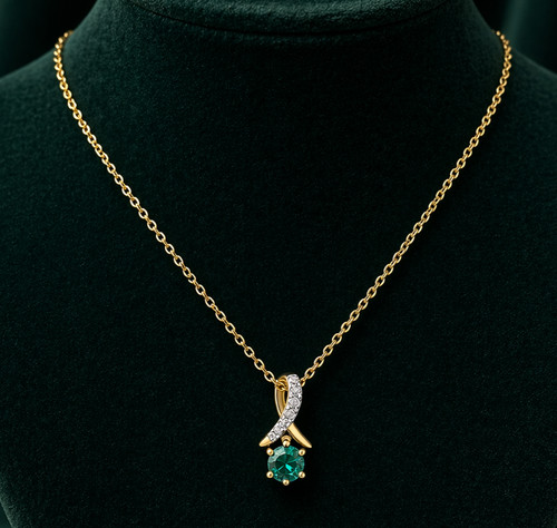 Emerald pendant with diamond - with,