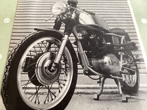 Triton cafe racer period - triton,