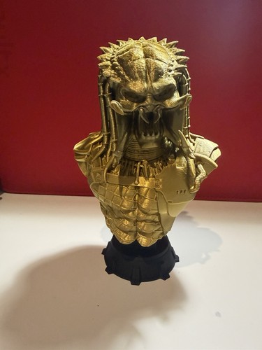 Small predator bust - bust, artistic