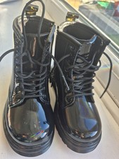 Dr martens size 8 infant boots