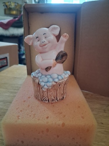 Danbury mint hogwash - danbury, pig