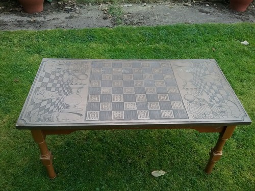 Chess coffee table - /,