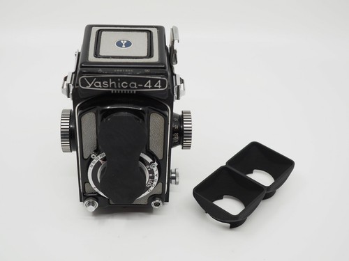 Yashica 44a tlr twin lens - lens, hood