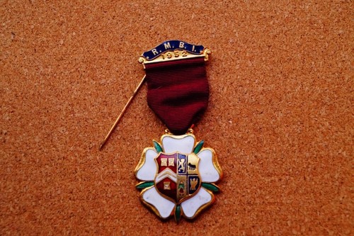 Masonic jewel please - masonic, ,please