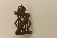 MILITARY BADGE 13TH/18TH ROYAL