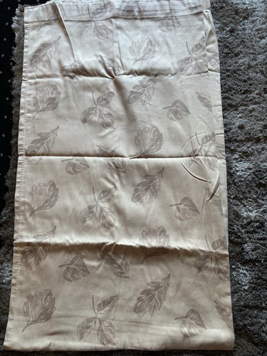 Pair long beige leaf - of,