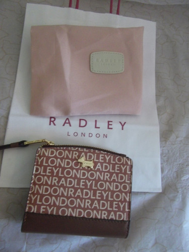 Radley signature logo small - signature,