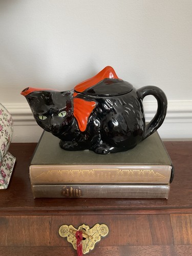 Vintage metal art - vintage, black