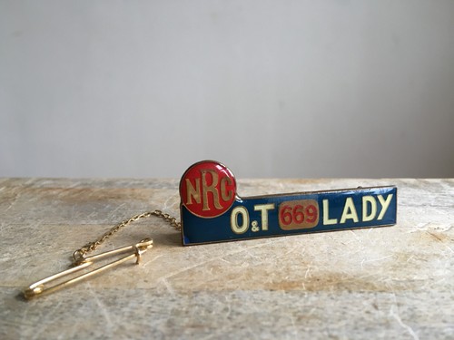 Vintage horse racing badge - horse,