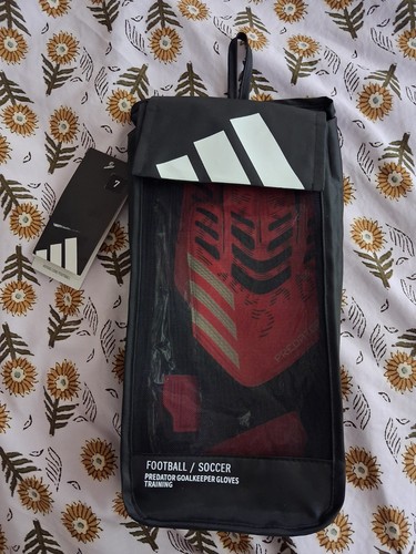 Red and black - , predator