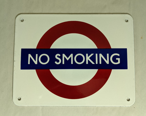 London underground smoking - no,