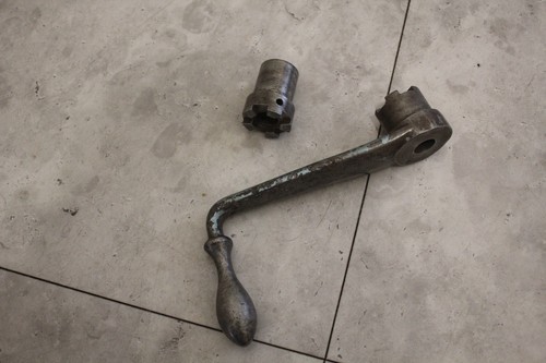 Milling machine handle