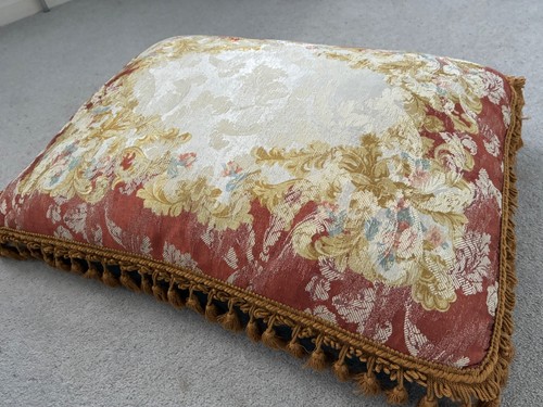 Mulberry duck feather cushion