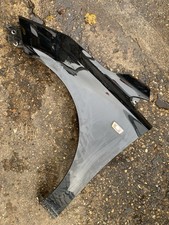 LEFT SIDE WING CORSA E 2015-2020. FEW SMALL SCUFFS ON EDGE. NO RUST OR DENTS.