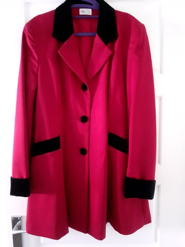 Long lined red riding - long,