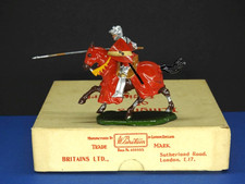 BRITAINS BOXED LEAD KNIGHTS OF