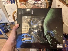 Mezco DLX MDS Alien Xenomorph Action Figure