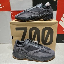 adidas Yeezy / YZY Boost 700 |
