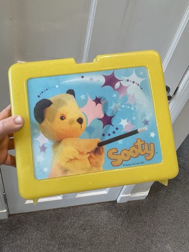 Retro nostalgic y2k sooty - retro,