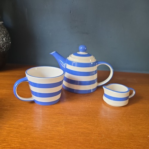 Ringtons stoneware blue - ringtons, white