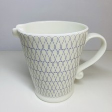 Neisha Crosland Paper Clip