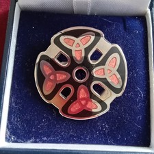 Vintage Jewellery Celtic Knot Black and Red Enamel Brooch