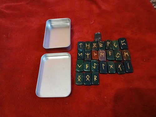 Green red rune set - rune,
