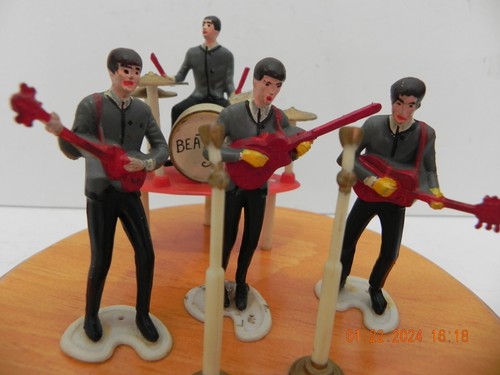 Action beatles figures - beatles,