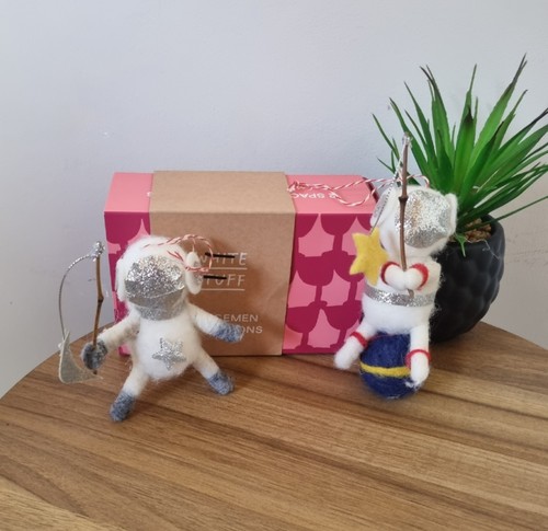 White stuff spacemen felted - white,