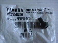 GENUINE YAMAHA M8x16 FLANGE HEX HEAD BOLT 9582M-08016 TZR50 YBR250 YP125 YP250 +