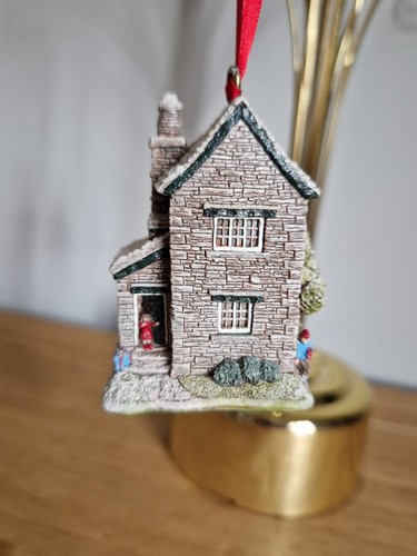 Lilliput lane fir tree - lane, cottage