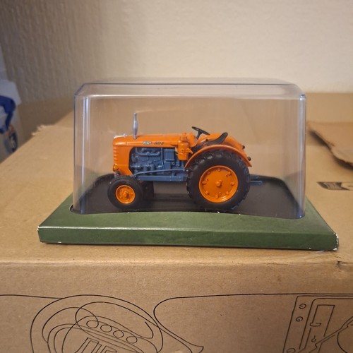 Hachette scale tractor - scale,