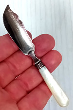 Lovely Little Sterling Silver & Mother Of Pearl Handled Butter Knife 1901