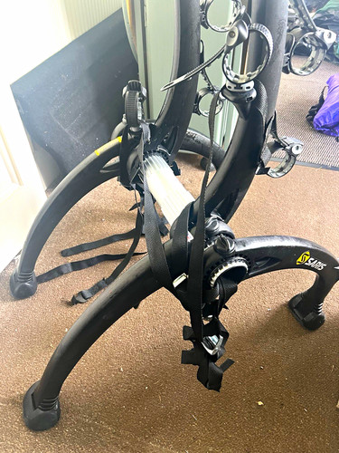 Saris bike strap - car,