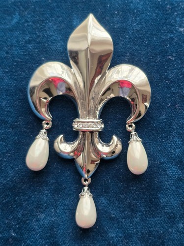 Butler wilson brooch large - butler, &