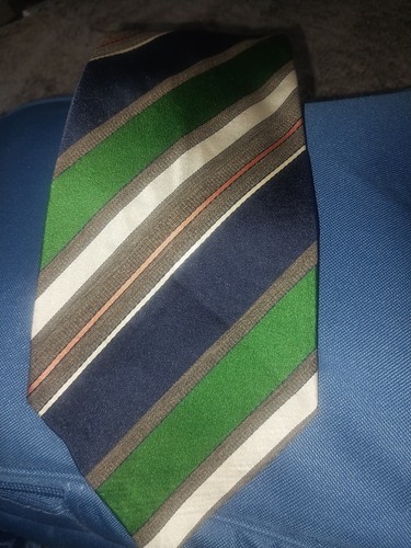 True vintage 1970s kipper tie