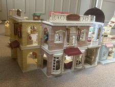 Sylvanian Families Town And Figures bundle  