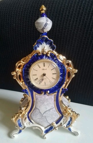 Antique style mantle - , clock