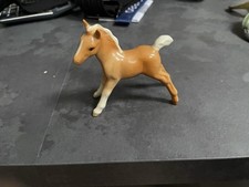 Beswick Palomino Foal Horse Stretched Leg - 4"