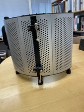 NEEWER NW-5 Vocal Booth.