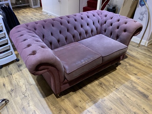Chesterfield style seats - style,