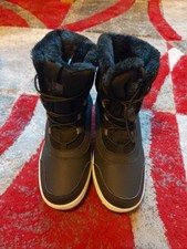 ladies karrimor walking/snow boots Black Size 5 Warm New Just Tried On 