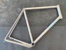 Sturdy Fiadh titanium road