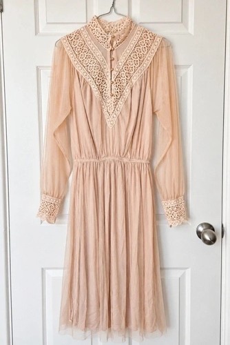 Neutral beige lace - neutral,