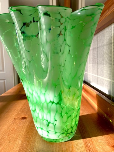 Stunning murano green hand - stunning,