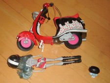 Monster High Ghoulia Yelps Scooter with helmets and bag