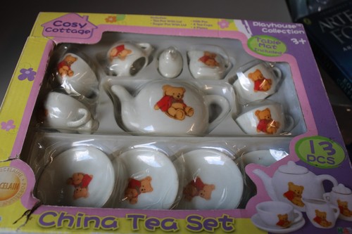Complete dolls house - dolls, set