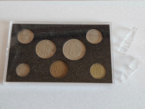Set 1959 coins mounted in - of,