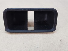 RENAULT MEGANE MK2 02-08 BOOT LOCK POCKET TRIM LATCH COVER 8200176564