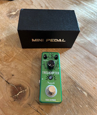 Rowin Trelicopter Tremolo Guitar FX Pedal - boxed